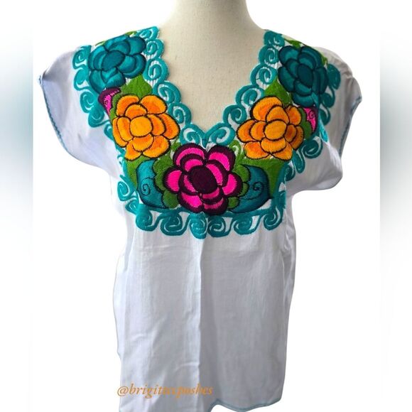 HANDMADE Traditional Embroidered Mexican Blouse - Picture 10 of 10